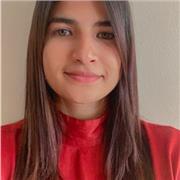 Profesora de inglés avanzando para todo tipo de persona niños oh adultos